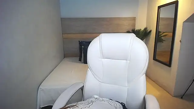 Snapshot of liseth_fox chatting on January 16, 10:34 pm liseth fox online show from January 16, 10:34 pm