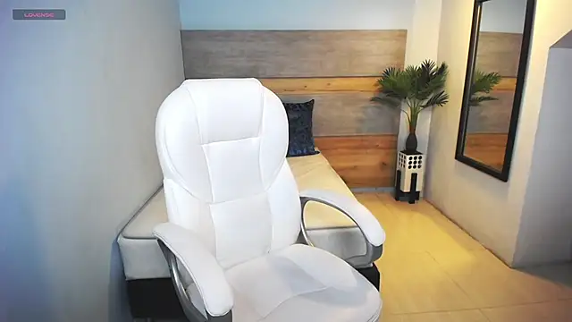 Snapshot of liseth_fox chatting on February 4, 7:22 pm liseth fox online show from February 4, 7:22 pm