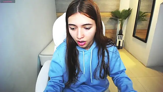 Snapshot of liseth_fox chatting on February 8, 12:17 pm liseth fox online show from February 8, 12:17 pm