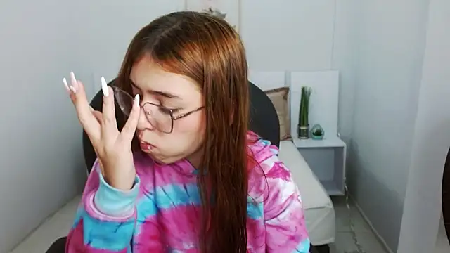 Snapshot of liseth_fox chatting on February 17, 12:48 pm liseth fox online show from February 17, 12:48 pm