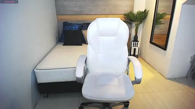 Snapshot of liseth_fox chatting on February 18, 7:30 pm liseth fox online show from February 18, 7:30 pm