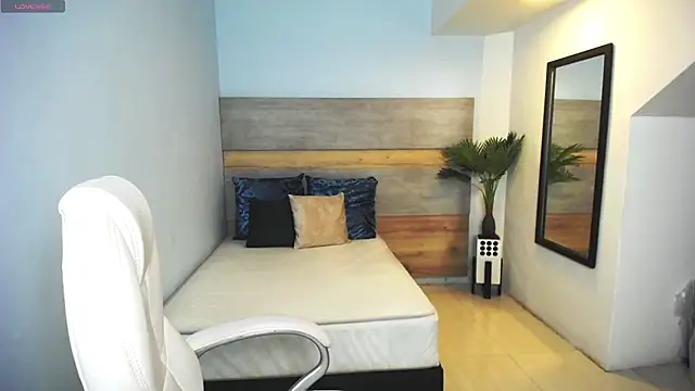 Snapshot of liseth_fox chatting on February 22, 7:25 pm liseth fox online show from February 22, 7:25 pm