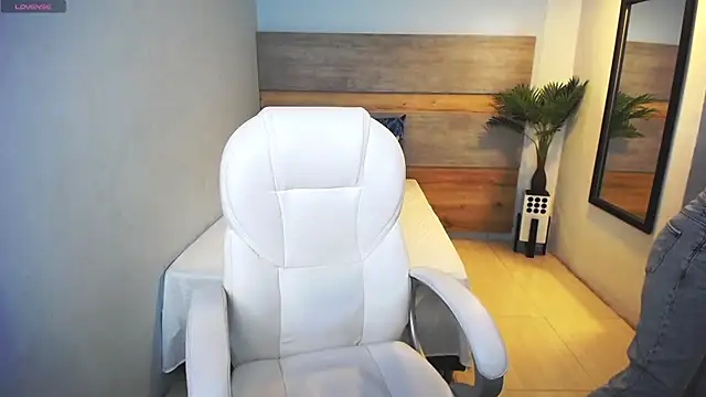 Snapshot of liseth_fox chatting on March 16, 1:38 am liseth fox online show from March 16, 1:38 am