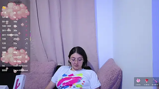 lessliee22  online show from May 22, 6:31 am