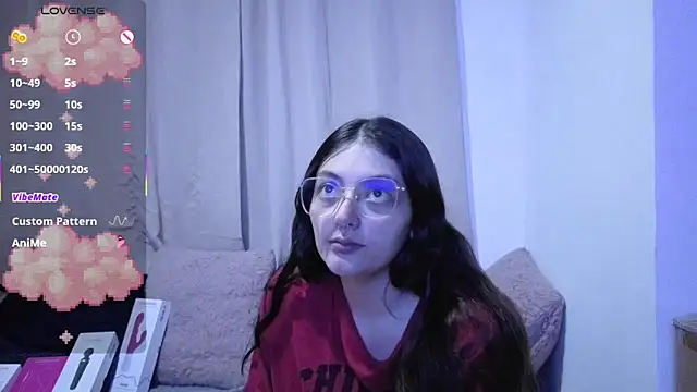 Snapshot of lessliee22_ chatting on June 30, 4:35 am lessliee22 online show from June 30, 4:35 am