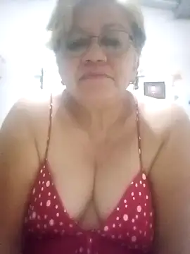 Snapshot of Madrastrahot69 chatting on September 20, 2:01 am Madrastrahot69 online show from September 20, 2:01 am