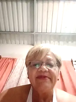 Snapshot of Madrastrahot69 chatting on October 1, 5:24 am Madrastrahot69 online show from October 1, 5:24 am