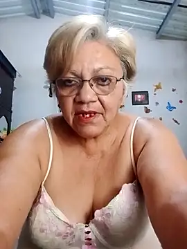 Snapshot of Madrastrahot69 chatting on October 9, 9:35 pm Madrastrahot69 online show from October 9, 9:35 pm