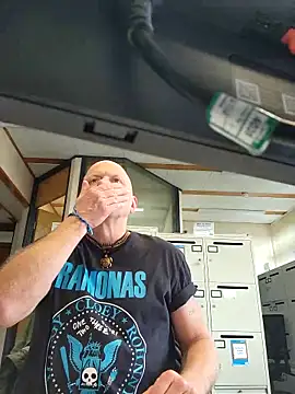 Snapshot of Alwaysreadysex69 chatting on March 16, 2:32 pm Alwaysreadysex69 online show from March 16, 2:32 pm