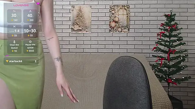 Snapshot of EmiliaDuchess chatting on January 10, 3:27 pm EmiliaDuchess online show from January 10, 3:27 pm