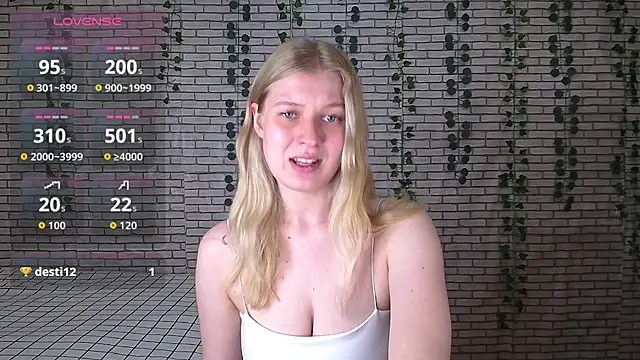 Snapshot of EmiliaDuchess chatting on September 9, 11:21 am EmiliaDuchess online show from September 9, 11:21 am