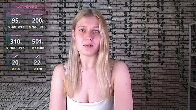 Snapshot of EmiliaDuchess chatting on September 30, 10:31 am EmiliaDuchess online show from September 30, 10:31 am