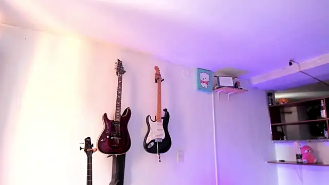 Snapshot of lilpervertgirl chatting on March 15, 10:11 pm lilpervertgirl online show from March 15, 10:11 pm