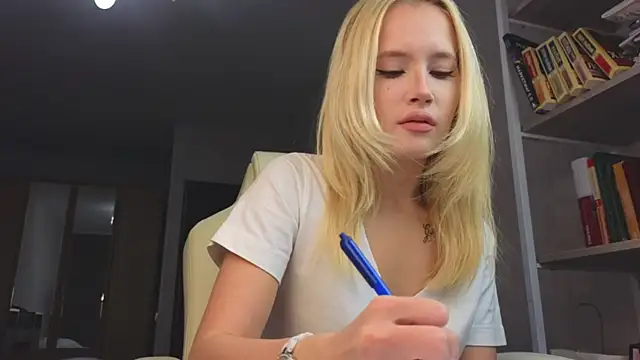 Marietta Castro online show from April 30, 4:02 pm