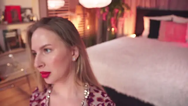 Snapshot of AnnLevine chatting on February 4, 10:10 am AnnLevine online show from February 4, 10:10 am