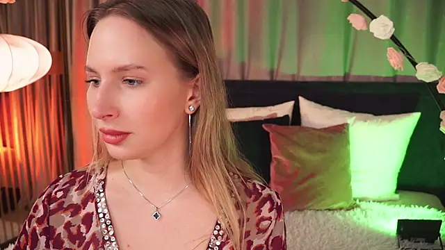 Snapshot of AnnLevine chatting on February 19, 12:33 pm AnnLevine online show from February 19, 12:33 pm