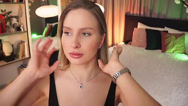 Snapshot of AnnLevine chatting on March 5, 9:49 am AnnLevine online show from March 5, 9:49 am