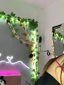 YouliteSllut2 online show from February 28, 7:56 pm