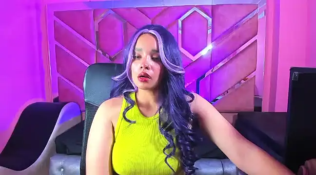 Snapshot of Olivia_Fox69 chatting on March 6, 2:09 am Olivia Fox69 online show from March 6, 2:09 am