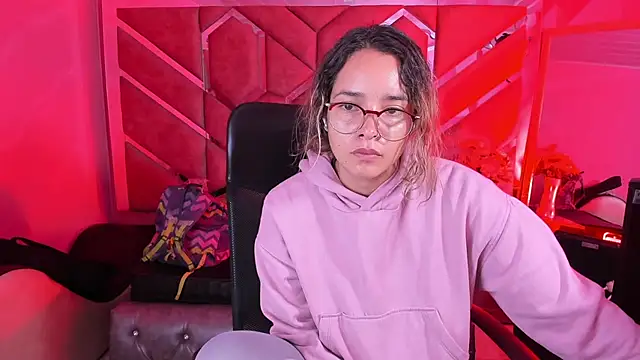 Snapshot of Olivia_Fox69 chatting on February 9, 4:16 am Olivia Fox69 online show from February 9, 4:16 am