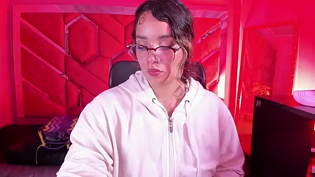 Snapshot of Olivia_Fox69 chatting on March 2, 2:36 am Olivia Fox69 online show from March 2, 2:36 am