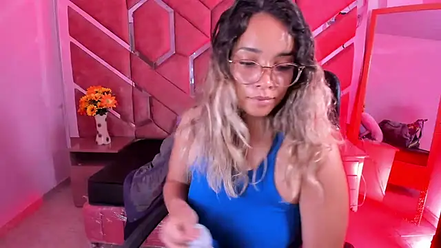 Olivia Fox69 online show from April 28, 3:33 am