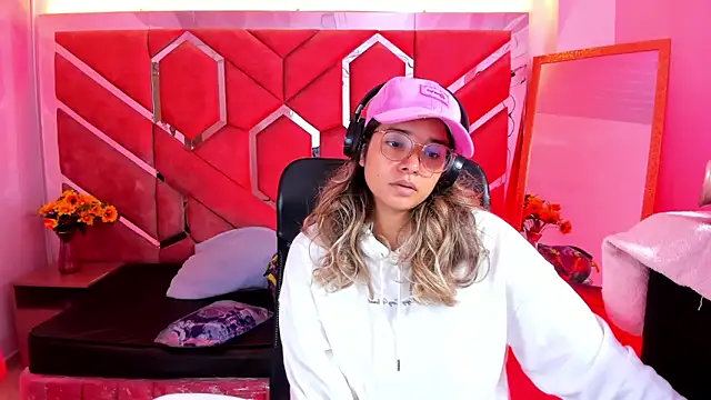 Olivia Fox69 online show from May 28, 3:48 am