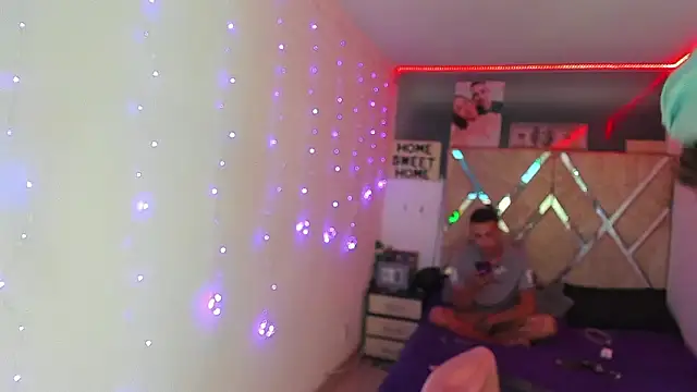 parejacaliente20154 online show from February 5, 11:04 am