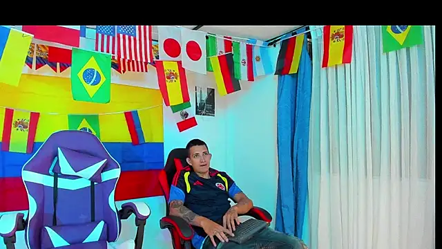 parejacaliente20154 online show from July 1, 2:02 am