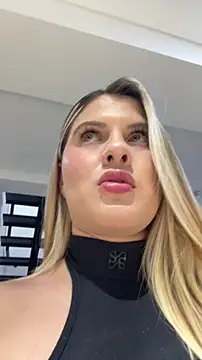 EmiilyAdams  online show from March 2, 9:32 pm