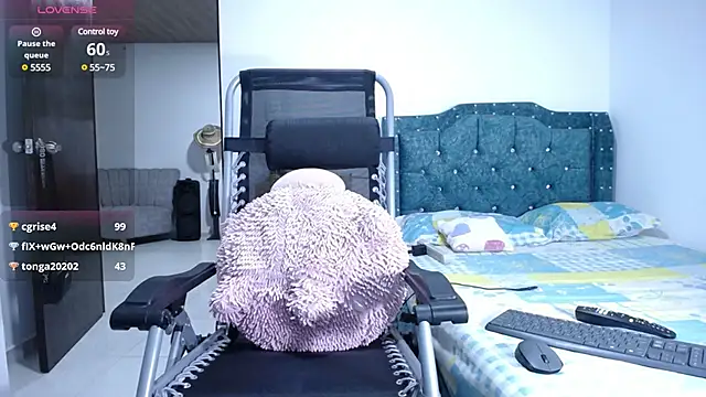 Snapshot of sofiamature01 chatting on January 24, 5:42 am sofiamature01 online show from January 24, 5:42 am