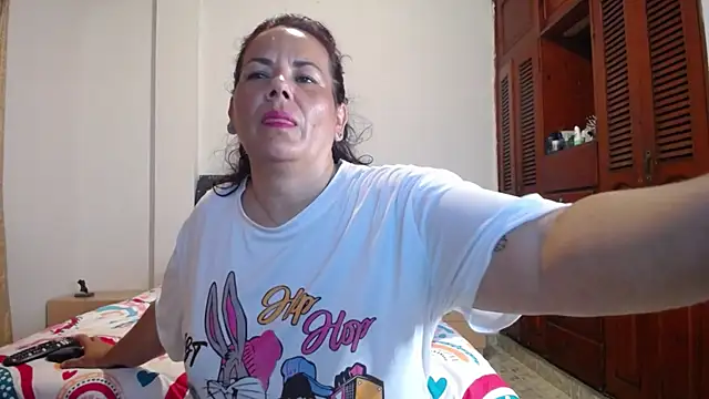 Snapshot of sofiamature01 chatting on November 4, 11:15 pm sofiamature01 online show from November 4, 11:15 pm