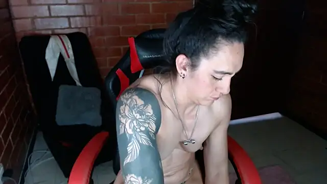 Snapshot of dannafitness chatting on January 31, 9:37 pm dannafitness online show from January 31, 9:37 pm