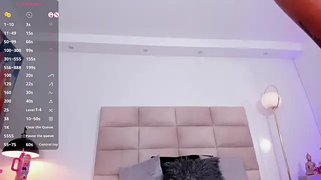 Snapshot of AngelyRosse1 chatting on February 1, 8:39 am AngelyRosse1 online show from February 1, 8:39 am