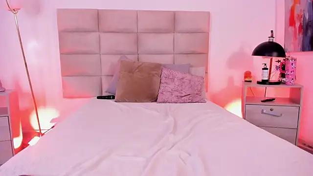 Snapshot of AngelyRosse1 chatting on November 12, 5:52 am AngelyRosse1 online show from November 12, 5:52 am