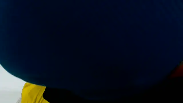 Snapshot of YELLOWBUSTYMELLONS chatting on October 18, 5:32 am YELLOWBUSTYMELLONS online show from October 18, 5:32 am