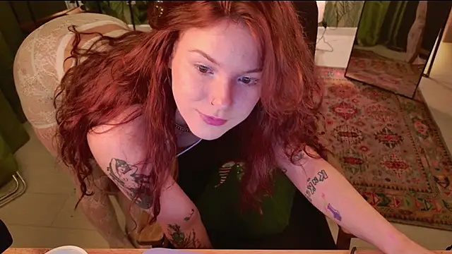 Snapshot of Elsie_Ginger chatting on January 15, 1:45 am Elsie Ginger online show from January 15, 1:45 am