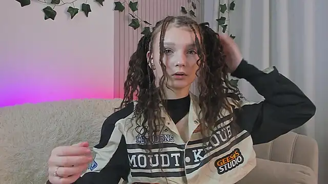 CindyGarrison online show from January 16, 11:37 pm