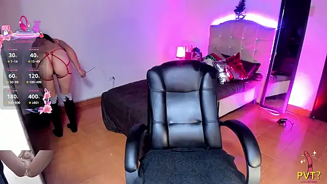 Snapshot of vampirellaa_crazy_ chatting on December 3, 4:53 am vampirellaa crazy online show from December 3, 4:53 am