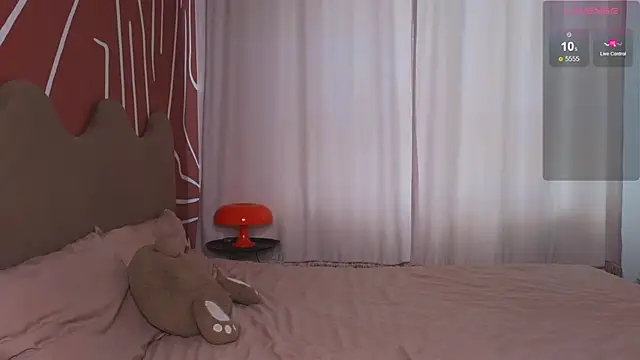 Snapshot of EvaCroan chatting on November 7, 7:41 am EvaCroan online show from November 7, 7:41 am