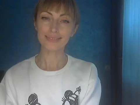 Snapshot of EffectMaya chatting on April 28, 3:39 pm EffectMaya online show from April 28, 3:39 pm