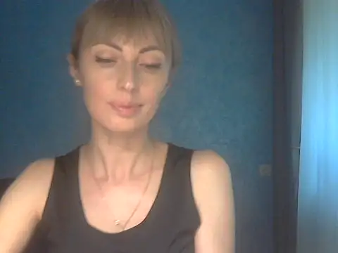 Snapshot of EffectMaya chatting on May 11, 1:06 pm EffectMaya online show from May 11, 1:06 pm