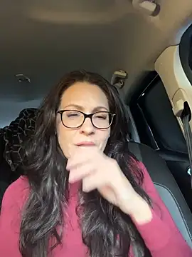 BeautifulMesss online show from November 9, 3:10 pm