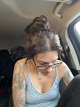 BeautifulMesss online show from March 19, 4:33 pm