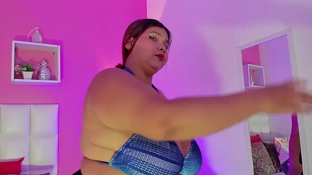 Snapshot of Alanna_hot3 chatting on June 22, 11:51 am Alanna hot3 online show from June 22, 11:51 am
