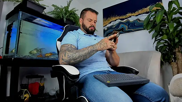 Johnnygrayson1 online show from July 19, 1:42 am