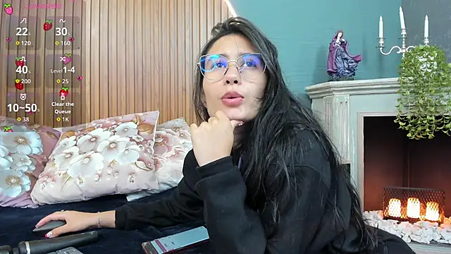 Snapshot of NayeCloud chatting on November 7, 3:39 am NayeCloud online show from November 7, 3:39 am