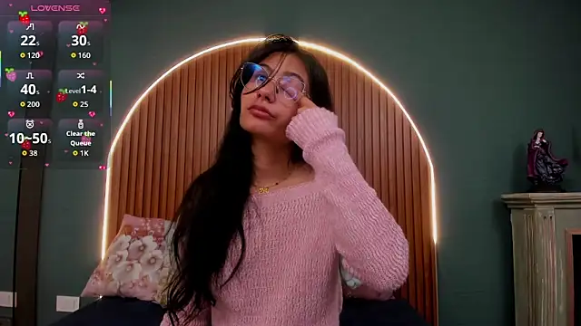 Snapshot of NayeCloud chatting on November 14, 4:00 am NayeCloud online show from November 14, 4:00 am