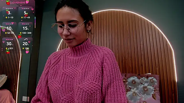 Snapshot of NayeCloud chatting on November 19, 3:39 am NayeCloud online show from November 19, 3:39 am