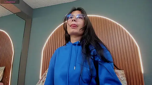 Snapshot of NayeCloud chatting on November 20, 3:39 am NayeCloud online show from November 20, 3:39 am